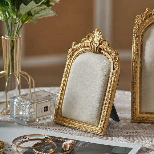 HSDDHOME 10.4"*7" gold Jewelry Display Stand Photo Frame, Resin Vintage Earring Stand, Velvet Necklace Storage Stand, Elegant Decoration for Jewelry and Collectibles-1pack