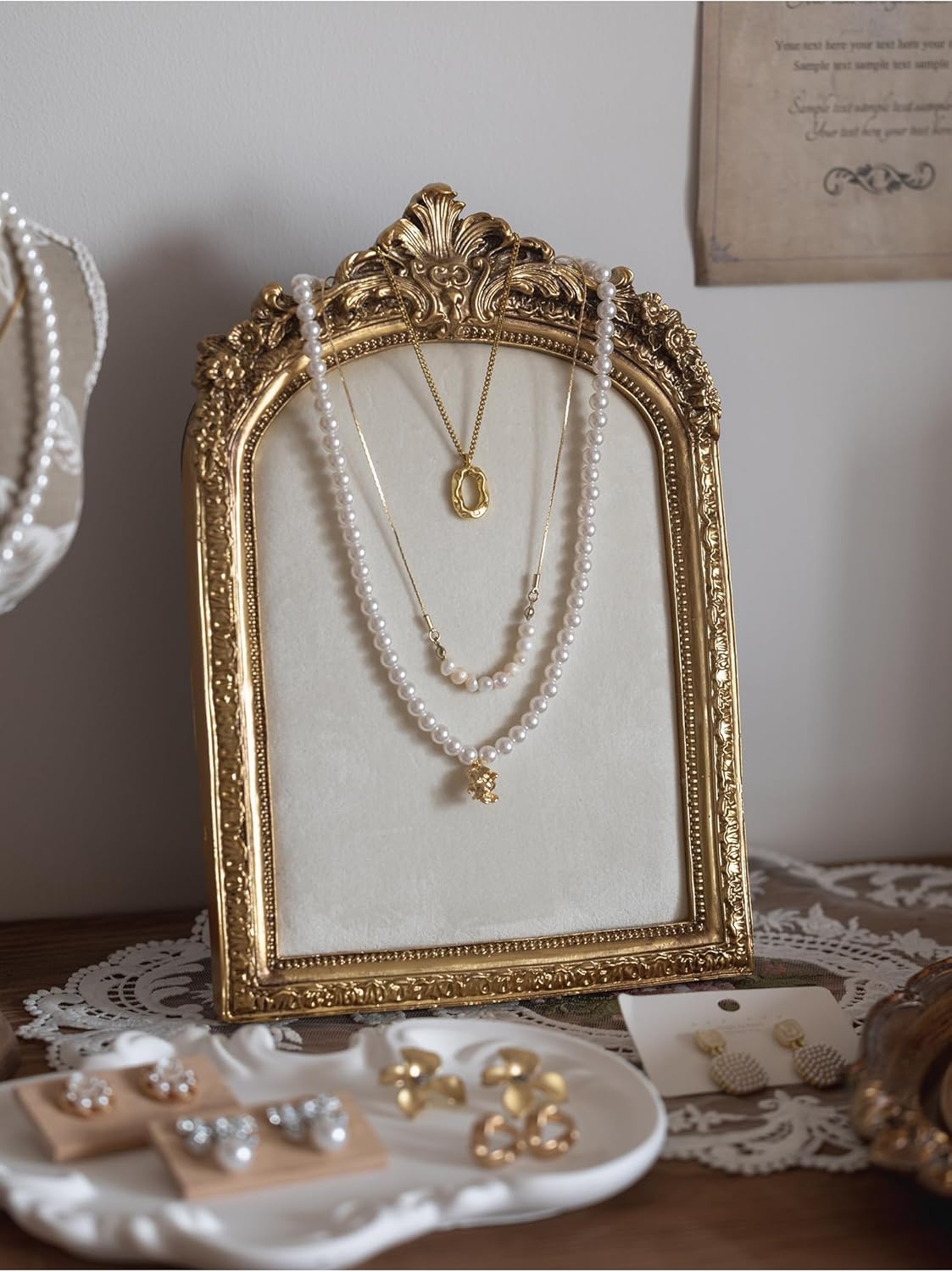 HSDDHOME 10.4"*7" gold Jewelry Display Stand Photo Frame, Resin Vintage Earring Stand, Velvet Necklace Storage Stand, Elegant Decoration for Jewelry and Collectibles-1pack